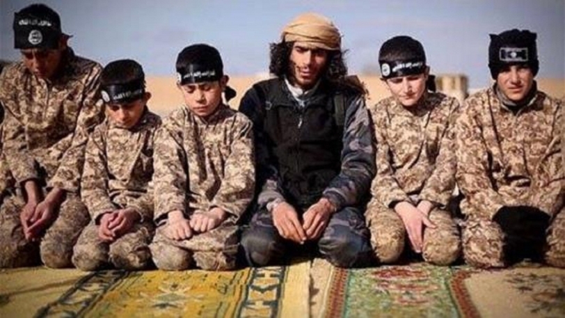 ليبيا: داعش يجبر أطفال سرت على حمل السلاح والقتال