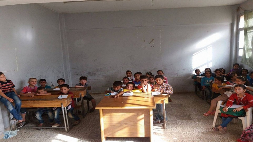 "بعلمي سأنتقم".. رحلة سوري لتأمين تعليمه رغم الظروف الخانقة