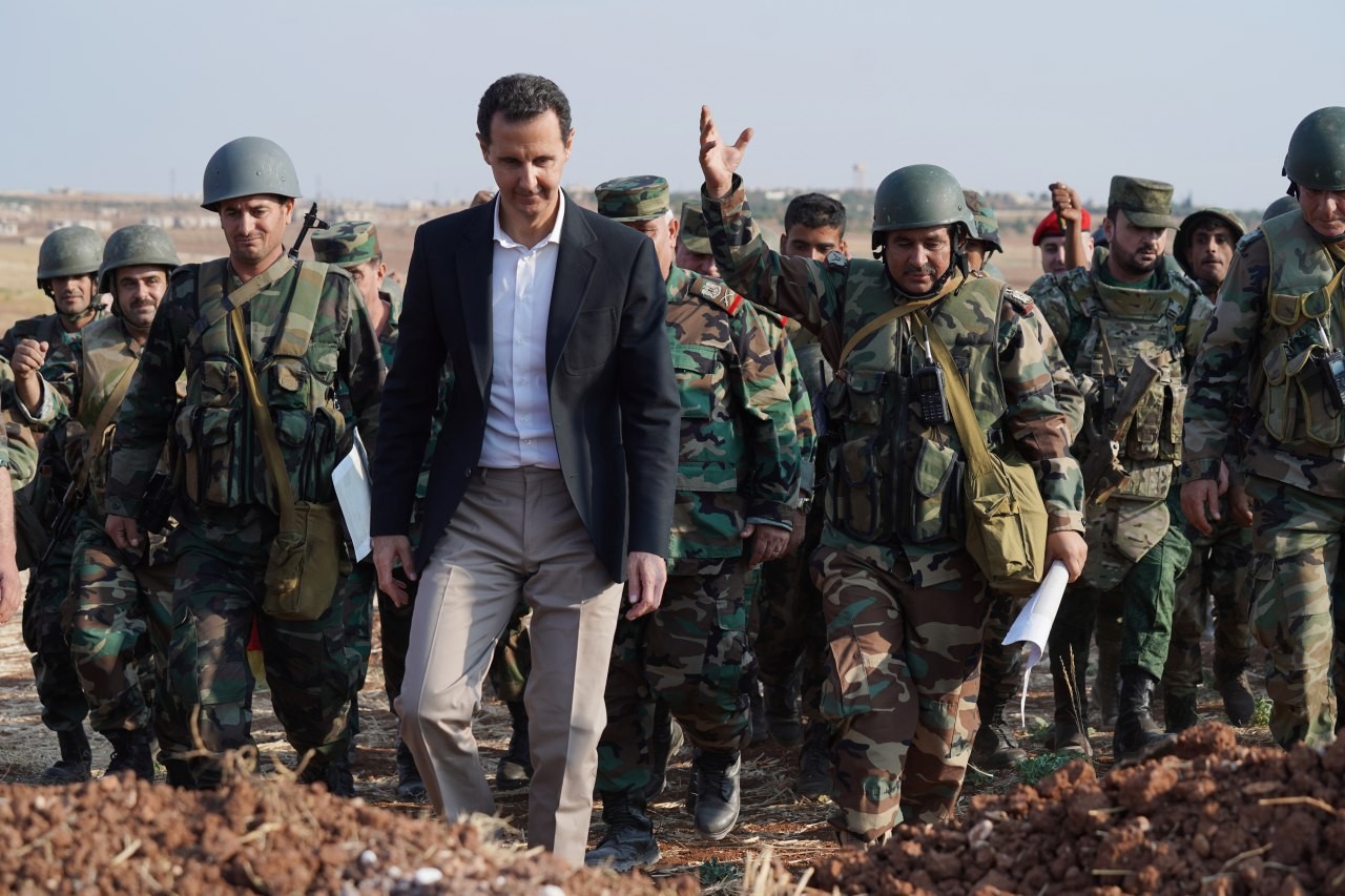 قيادة جيش الأسد تصدر قرارات تسريح لعناصره وضباطه