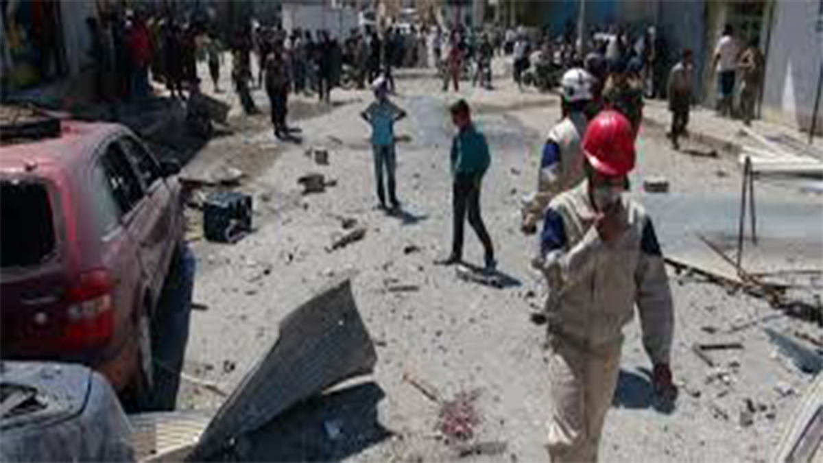  سبعة قتلى بقصف جوي على خان شيخون بريف إدلب بينهم عناصر من الدفاع المدني
