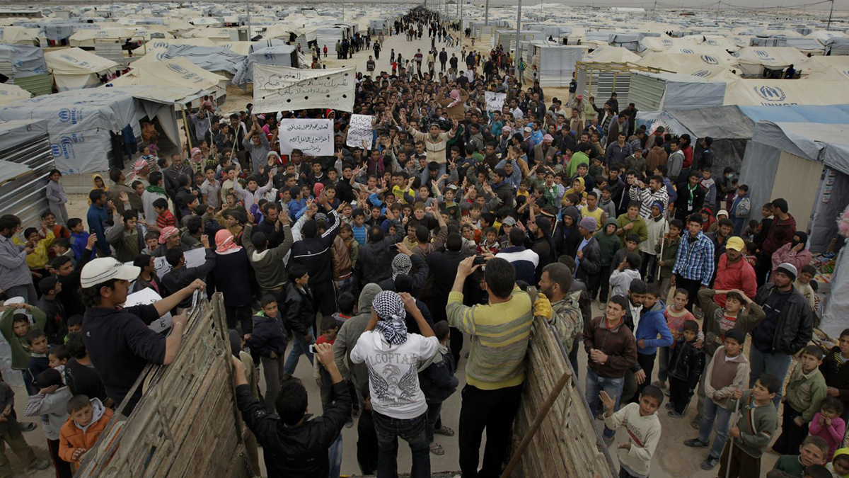 السوريون في لبنان يرفضون العودة إلى مناطق لا ينتمون إليها