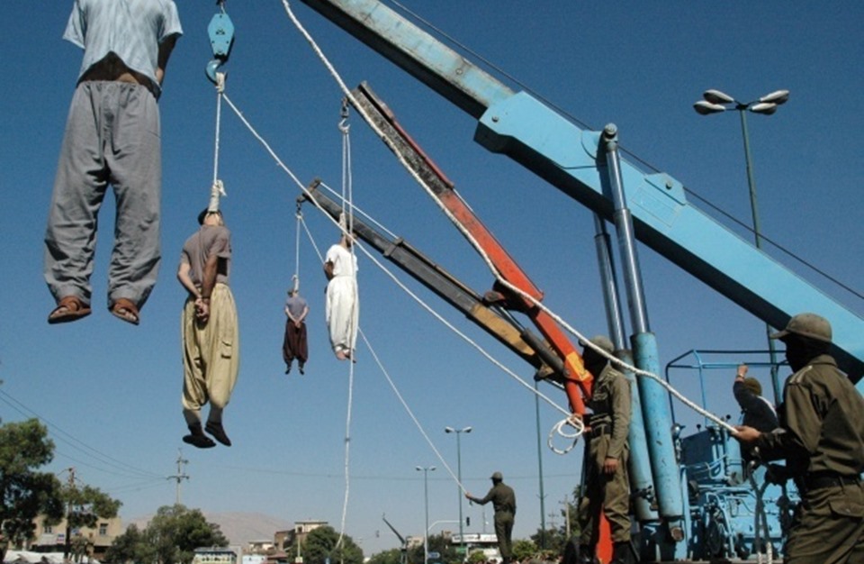 حقوق الإنسان في إيران.. من إعدام الأطفال إلى سحق كل أشكال حرية الرأي والتعبير