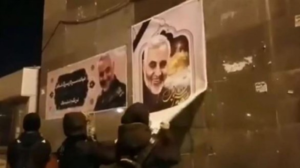 تهمة جديدة في إيران.. إهانة صورة قاسم سليماني