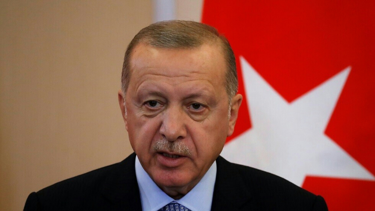 أردوغان: وحدات حماية الشعب لن تبقى تحت "عباءة النظام" على الحدود السورية