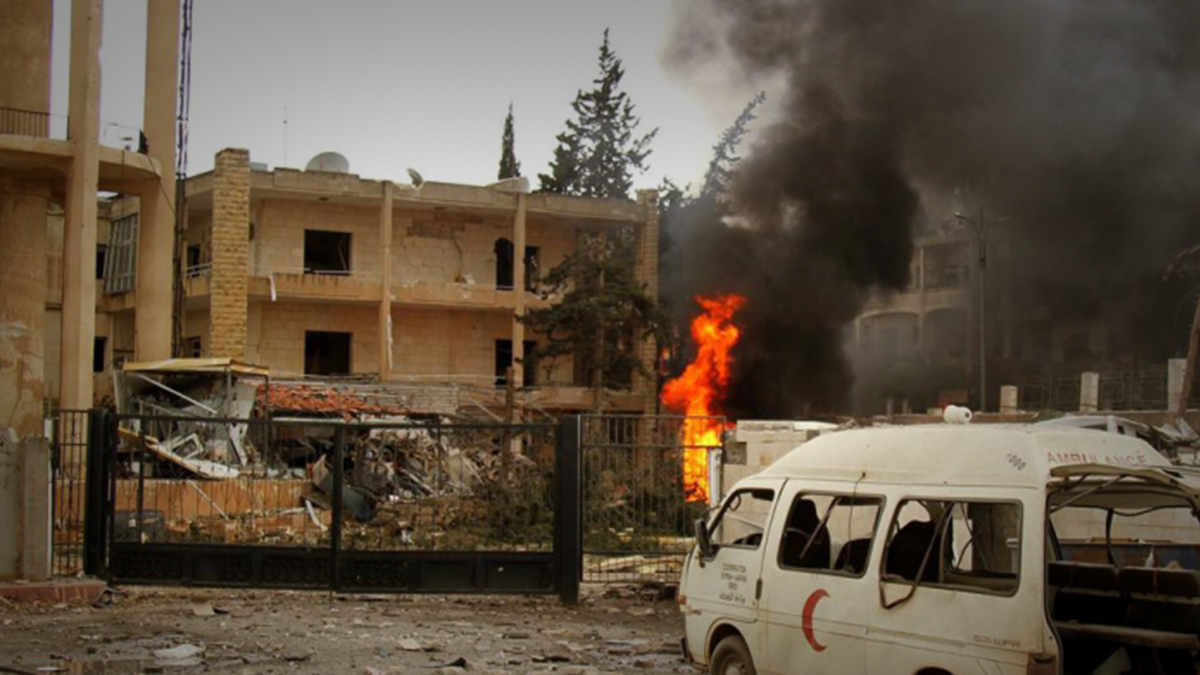 القصف الجوي يُدمر 8 مشافي ميدانية في إدلب خلال شهر أبريل