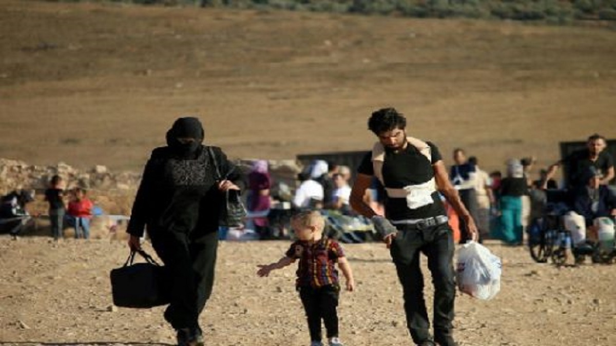 آلاف اللاجئين على الحدود مع الأردن في خطر