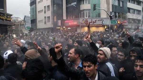 بالأرقام.. إيران تشهد أقوى موجة تظاهرات منذ 40 عاماً