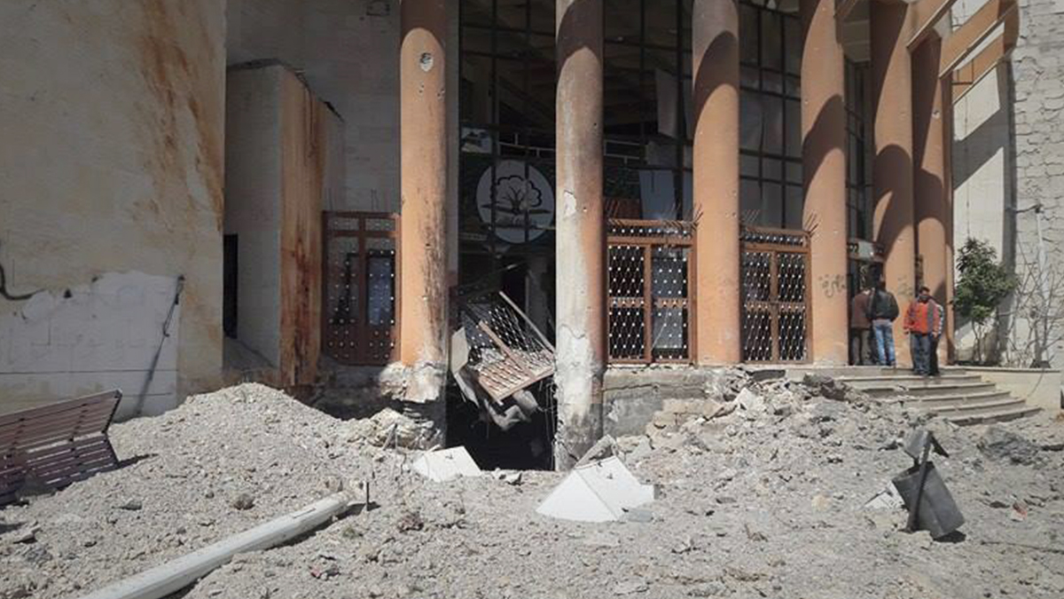 16 قتيلاً بقصف جوي على سجن النساء التابة للقوة الأمنية في مدينة ادلب