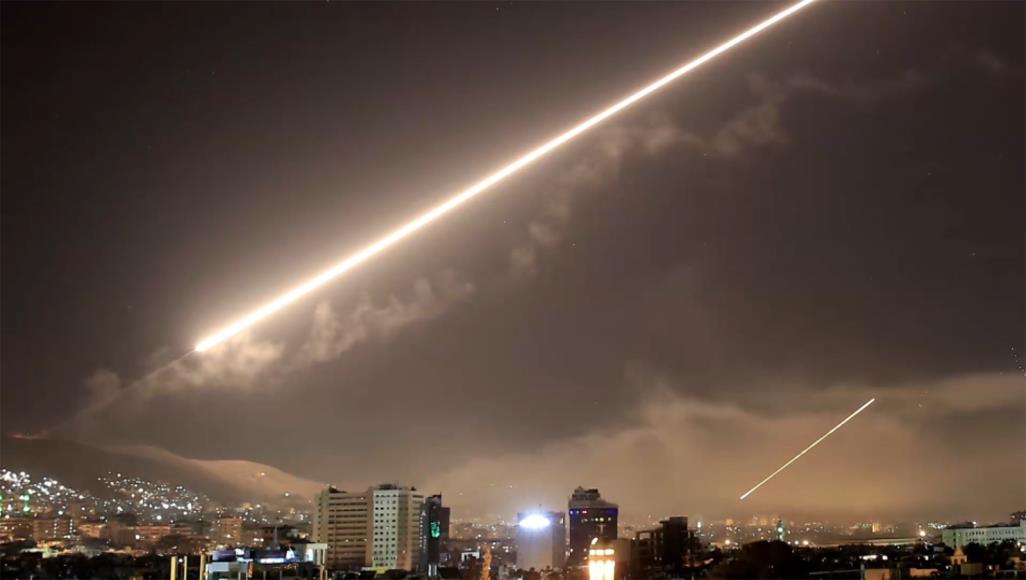 غارات تستهدف مطار "تي فور" العسكري في سوريا .. ورسائل إسرائيلية مباشرة لإيران 