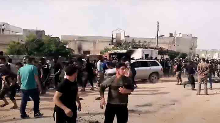 تحرير الشام.. إطلاق نار ودهس المتظاهرين ومن ثم تعليق القرار والاعتذار