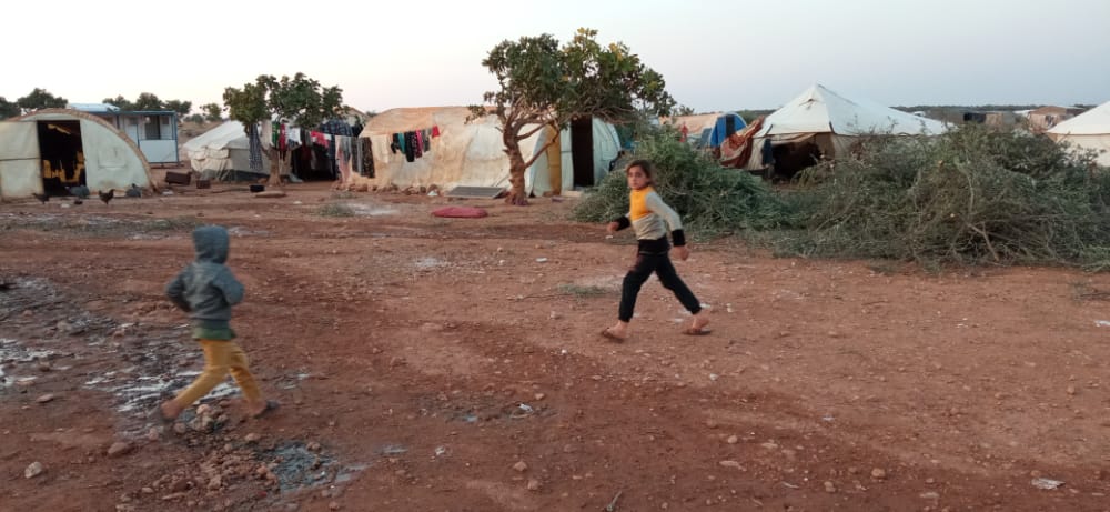 مخيم لوف: شدة المعاناة تحرق خيم المدنيين