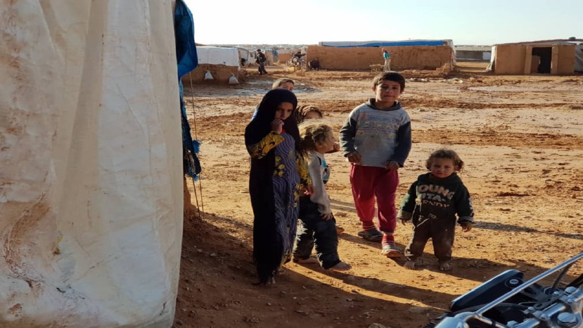 سوريّة تضرم النار بنفسها لعدم استطاعتها تأمين الغذاء بمخيم الركبان