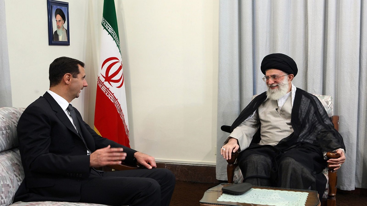 مسؤول إيراني يكشف عن مفاجأة حول موقف الأسد من ترك السلطة