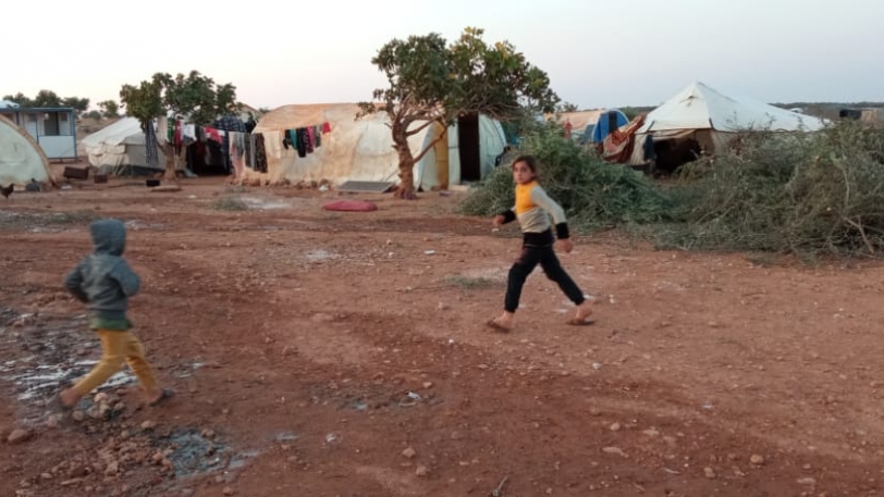 مخيم لوف: شدة المعاناة تحرق خيم المدنيين