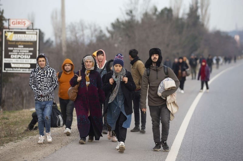 هل ألغت السلطات التركية إذن السفر للمهاجرين باتجاه أوروبا؟